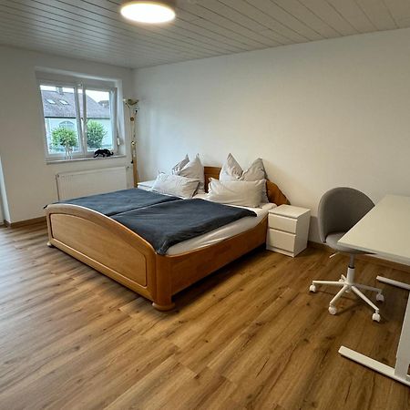 3 Zimmer Apartment Mit Flussblick - Self Check-In Eggenfelden Buitenkant foto