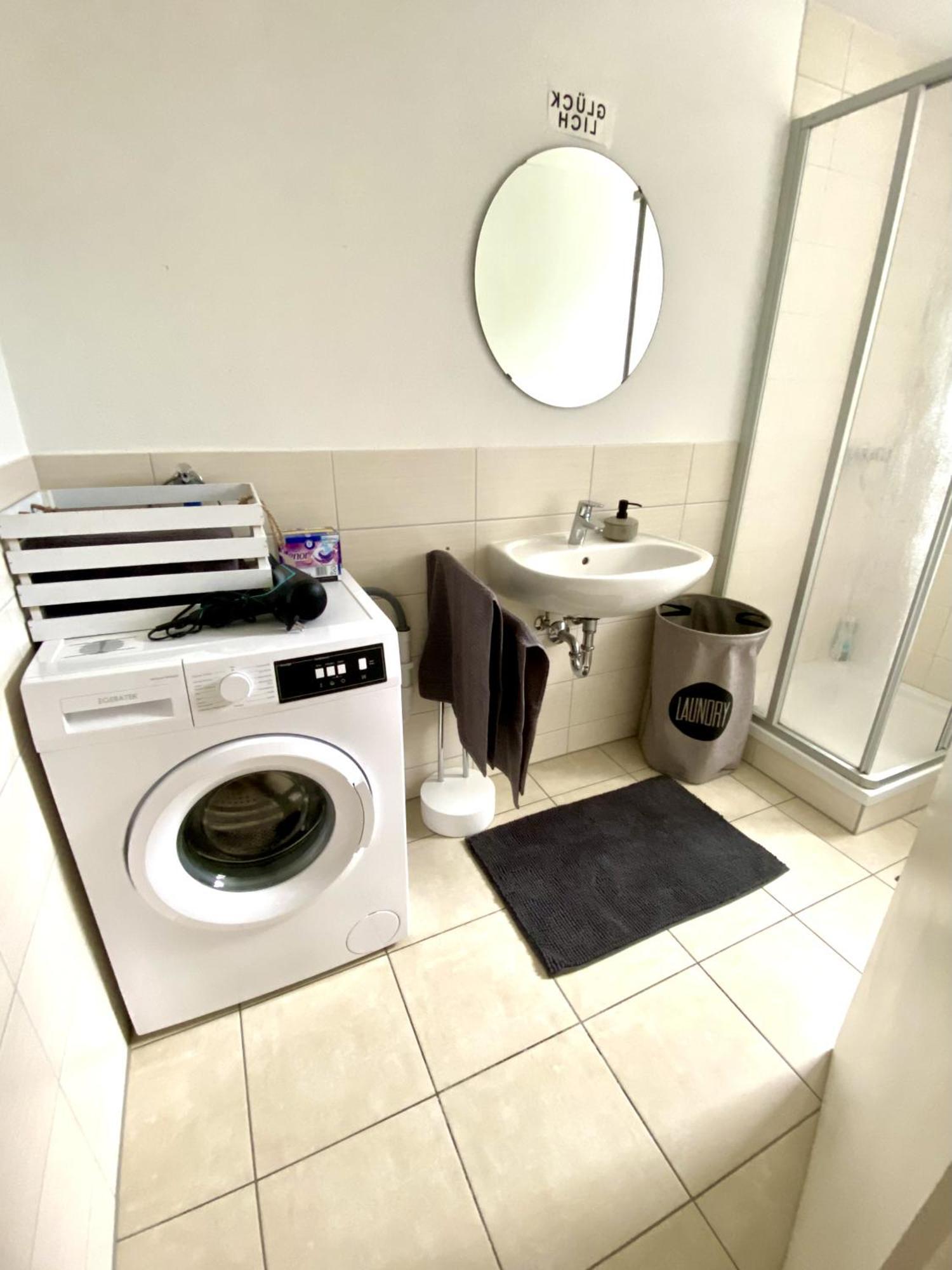 3 Zimmer Apartment Mit Flussblick - Self Check-In Eggenfelden Buitenkant foto