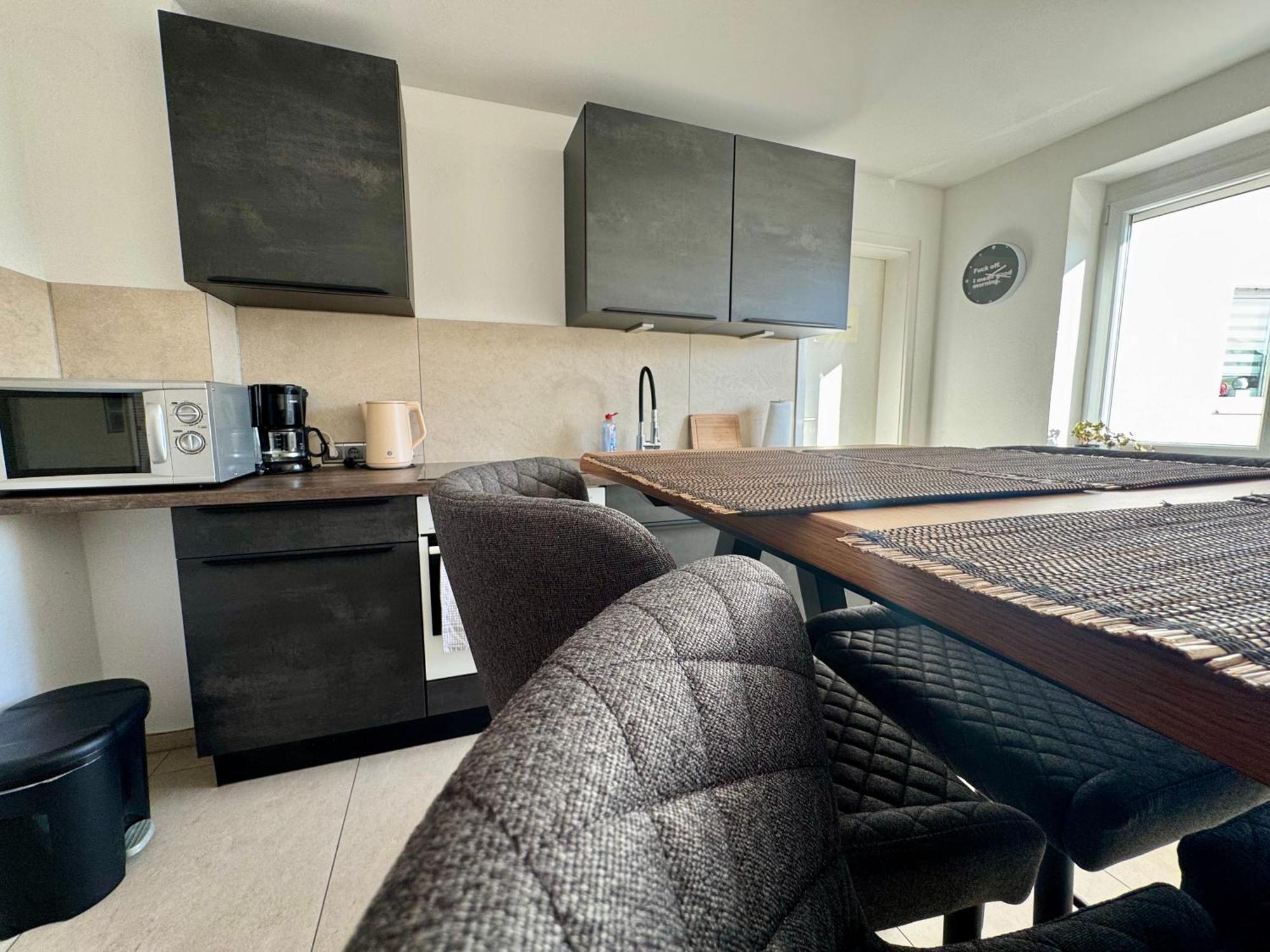 3 Zimmer Apartment Mit Flussblick - Self Check-In Eggenfelden Buitenkant foto